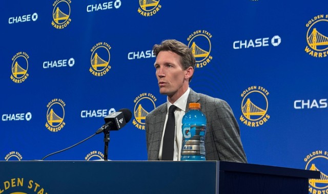 开云官网-邓利维称不交易巴特勒，期待其下季复出助队|吉米·巴特勒|迈克·邓利维|金州勇士队|运动员发声|迈克-邓利维_新浪体育_新浪新闻