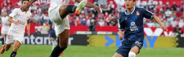 kaiyun-武磊打完皇马才与国足会合 抵达当晚即参加合练